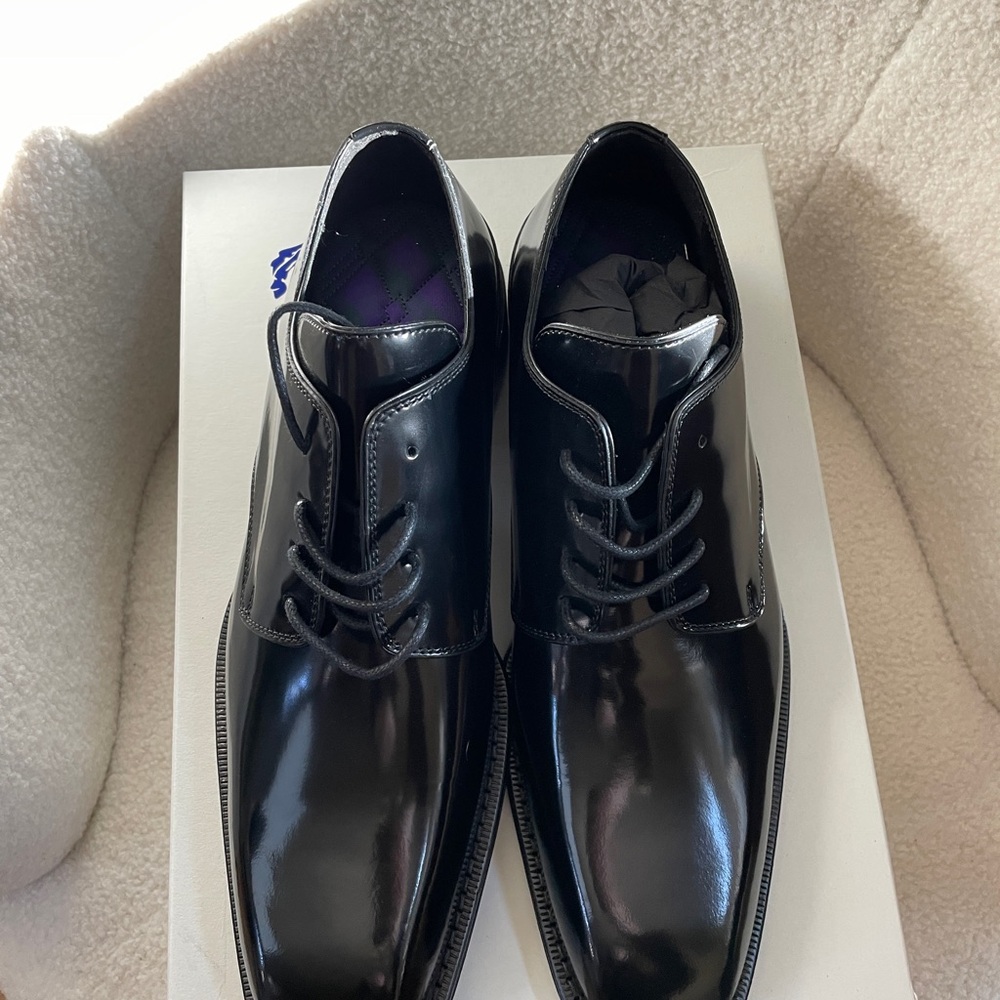 Burberry Men's Black Leather Dress Shoes - Picture 6 of 6